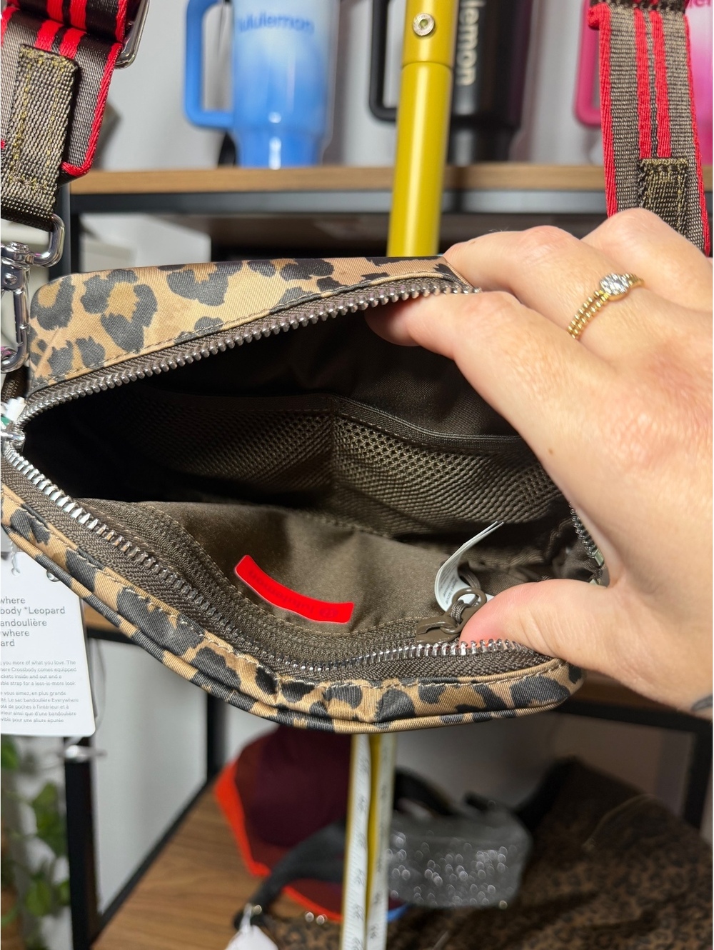 RARE Lululemon Crossbody 2L True Leopard Multi/Oxford Red/Walnut Crunch/Silver - Picture 6 of 7